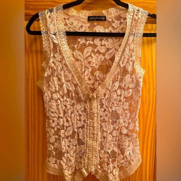 Ann Ferriday Y2K gold lace top. Semi-sheer, feminine, delicate…beautiful! - Picture 2 of 11